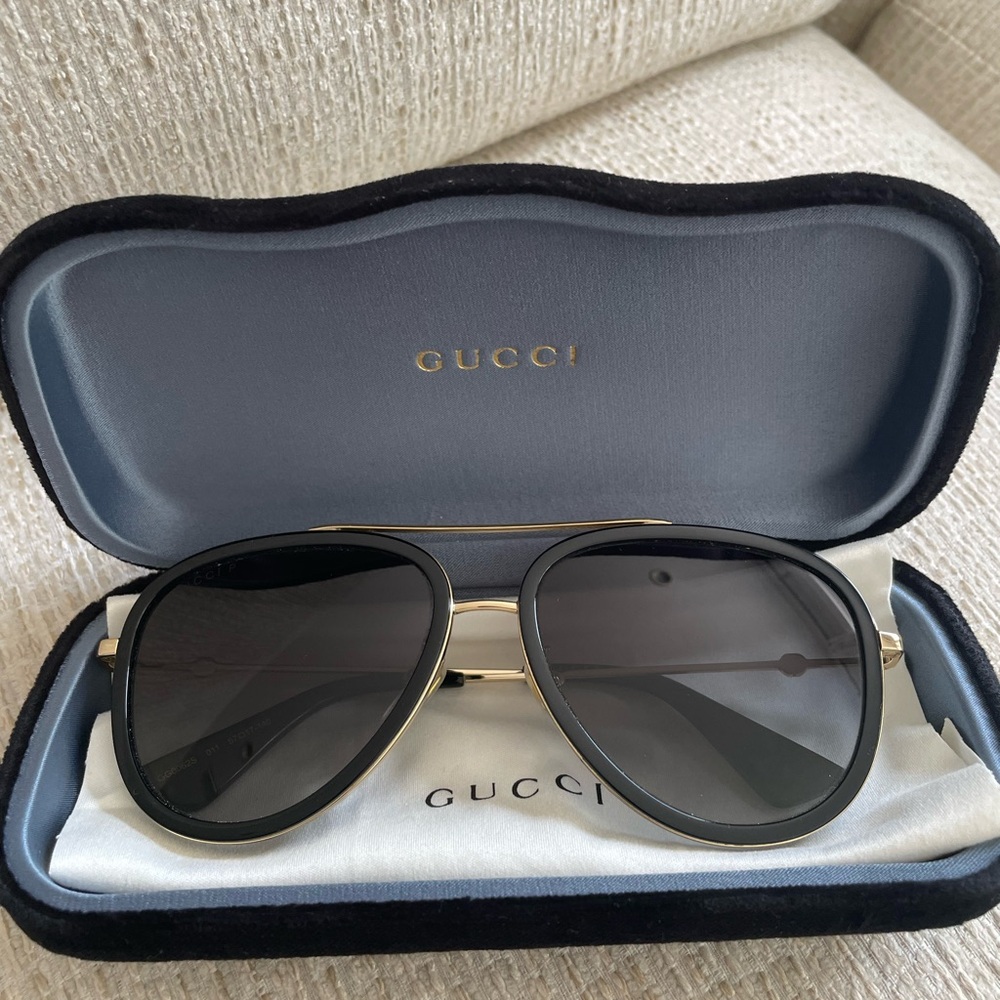 Gucci Aviator Sunglasses with Black and Gold Frame